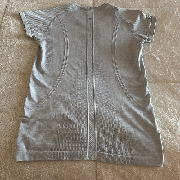 Light Grey Lululemon Swiftly Tech Short Sleeve - Picture 3 of 4